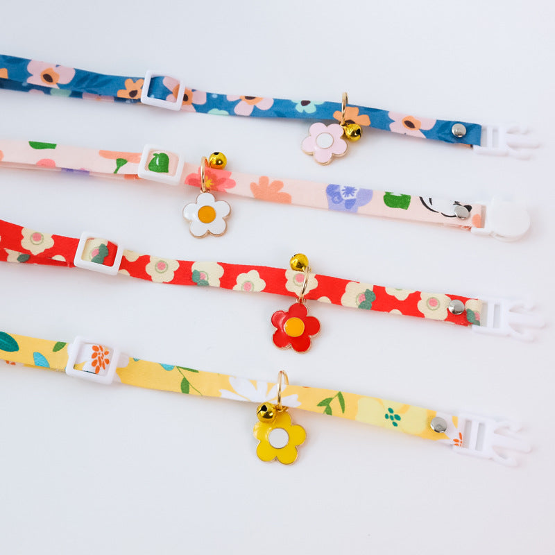 Daisy Flower Charm Necklace