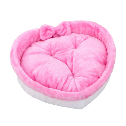 Soft Heart-Shaped Cat Bed