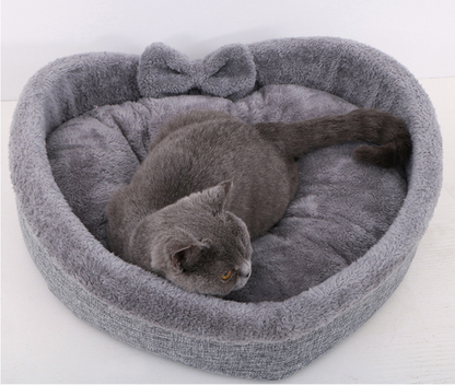 Soft Heart-Shaped Cat Bed