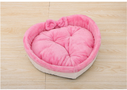 Soft Heart-Shaped Cat Bed