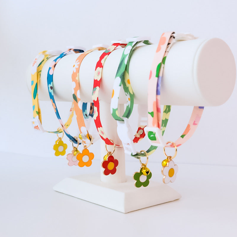 Daisy Flower Charm Necklace