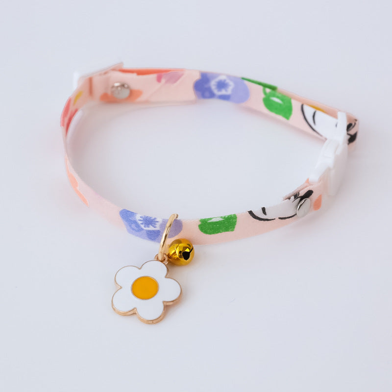 Daisy Flower Charm Necklace
